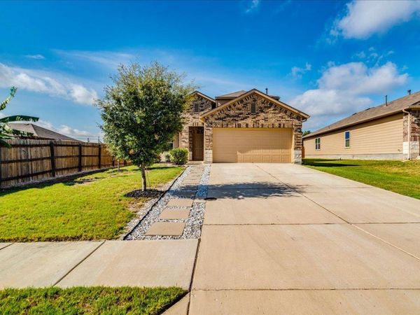 121 Coleto Creek LOOP, Kyle, TX 78640