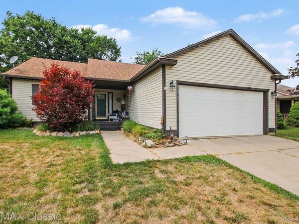 1270 Edgebrook Drive , Howell Township, Mi 48843