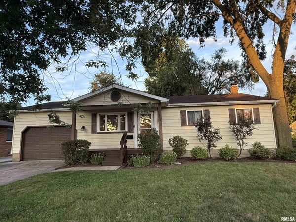 833 N 8TH Avenue, Canton, IL 61520