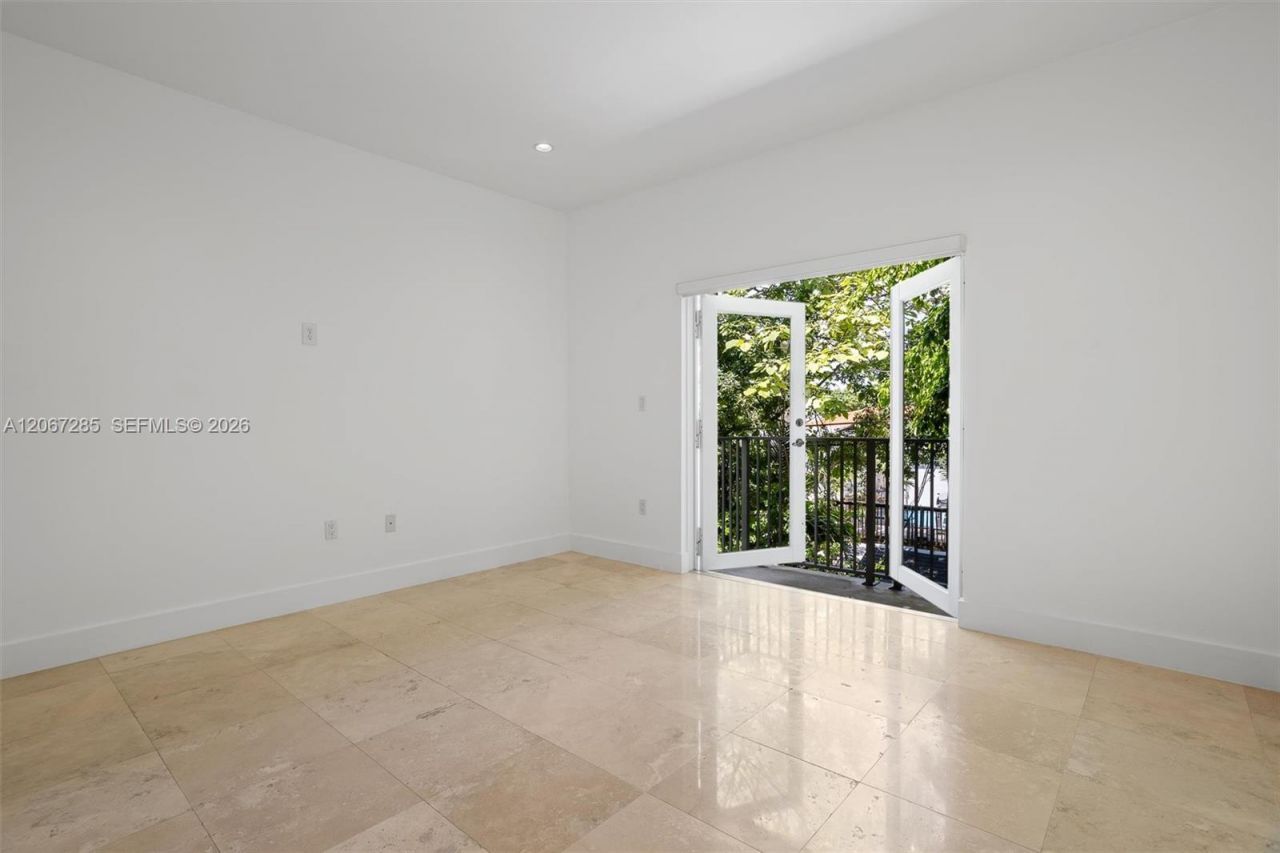 2784 SW 34th Ave, Miami, FL 33133 Photo
