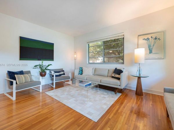 945 10th St, Unit 3, Miami Beach, FL 33139
