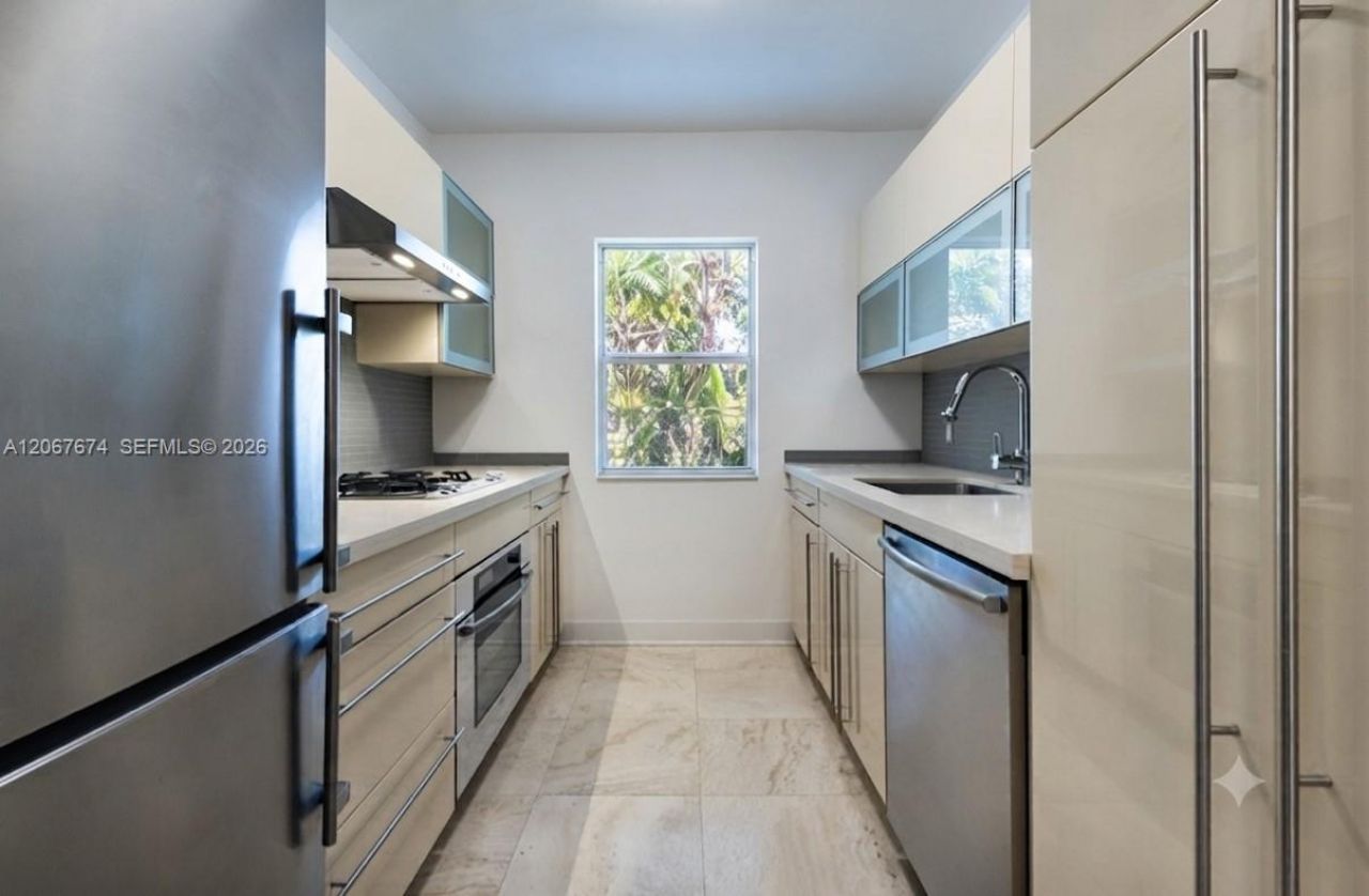 945 10th St, Unit 3, Miami Beach, FL 33139 Photo