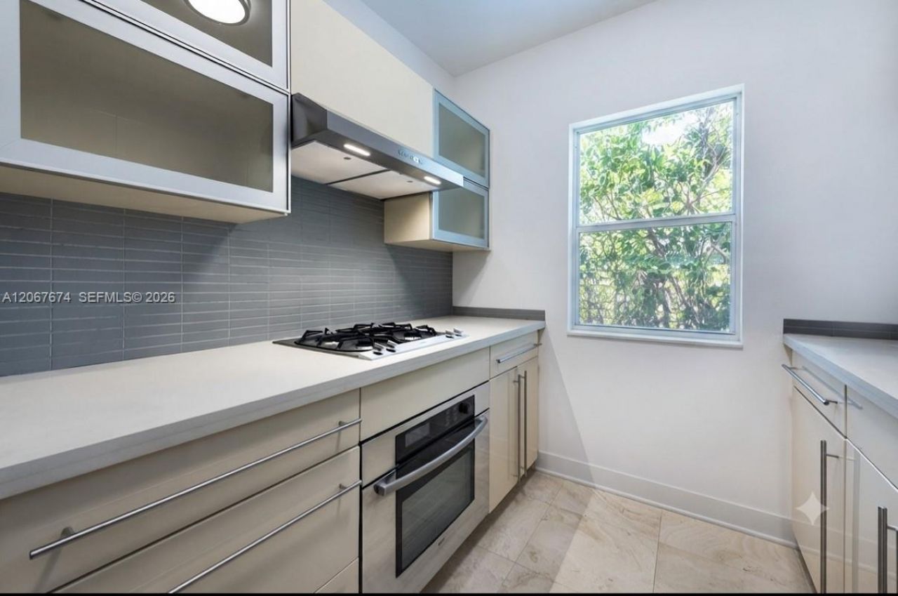 945 10th St, Unit 3, Miami Beach, FL 33139 Photo