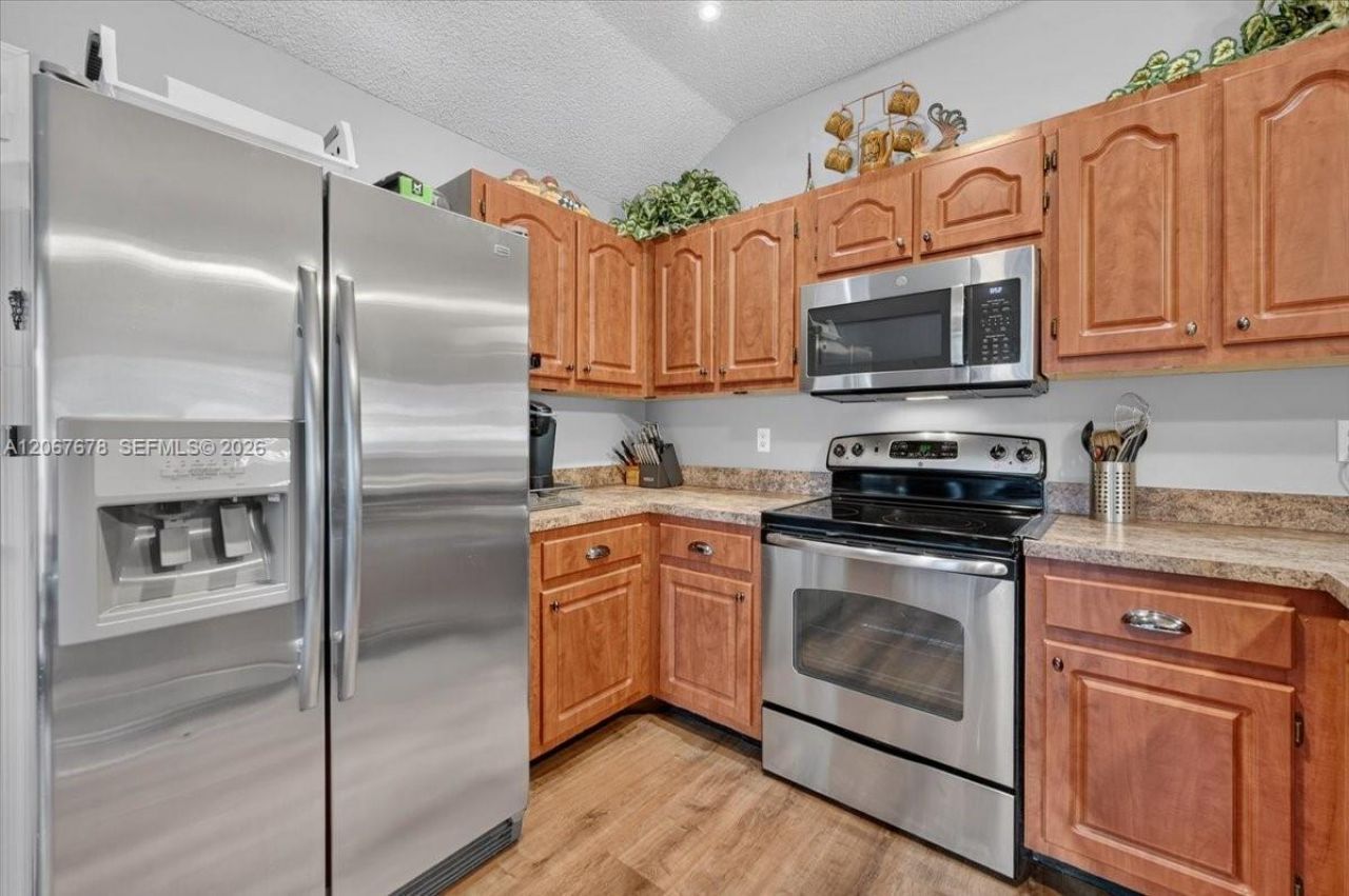 8601 SW 16th St, Pembroke Pines, FL 33025 Photo