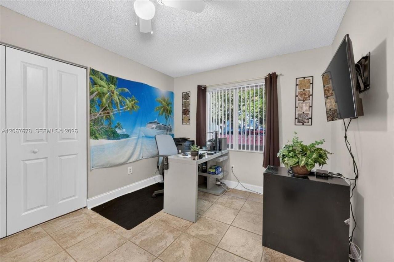 8601 SW 16th St, Pembroke Pines, FL 33025 Photo