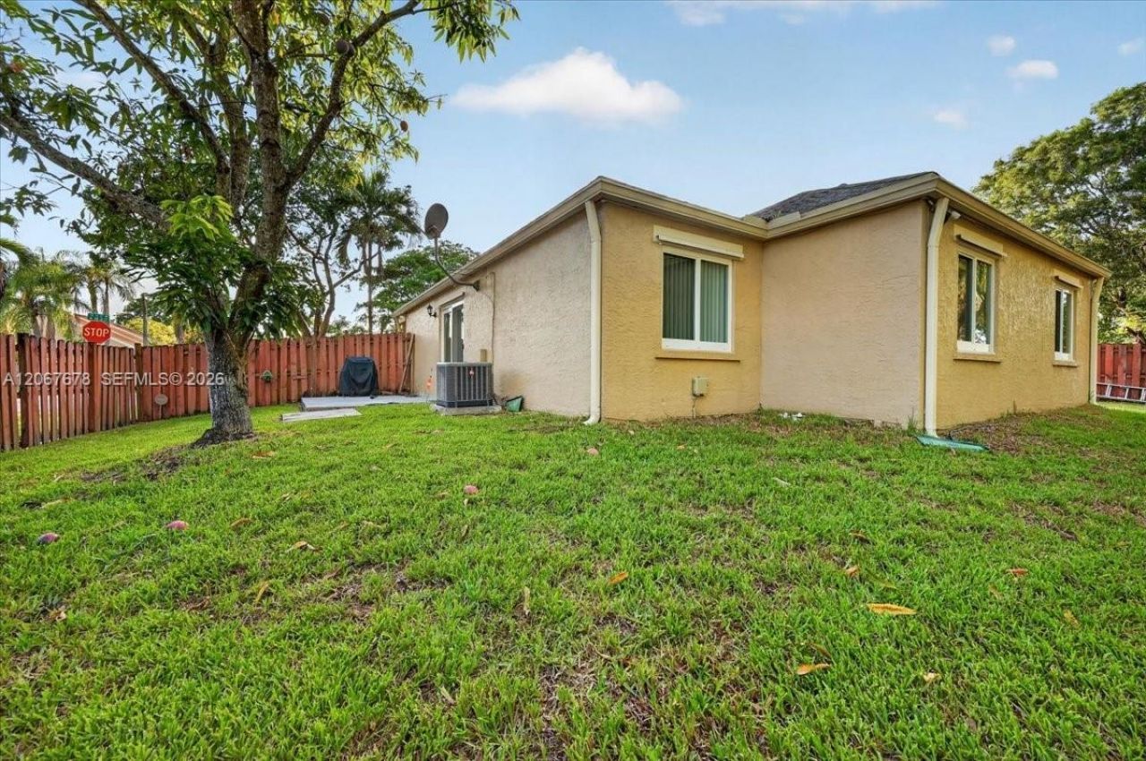8601 SW 16th St, Pembroke Pines, FL 33025 Photo