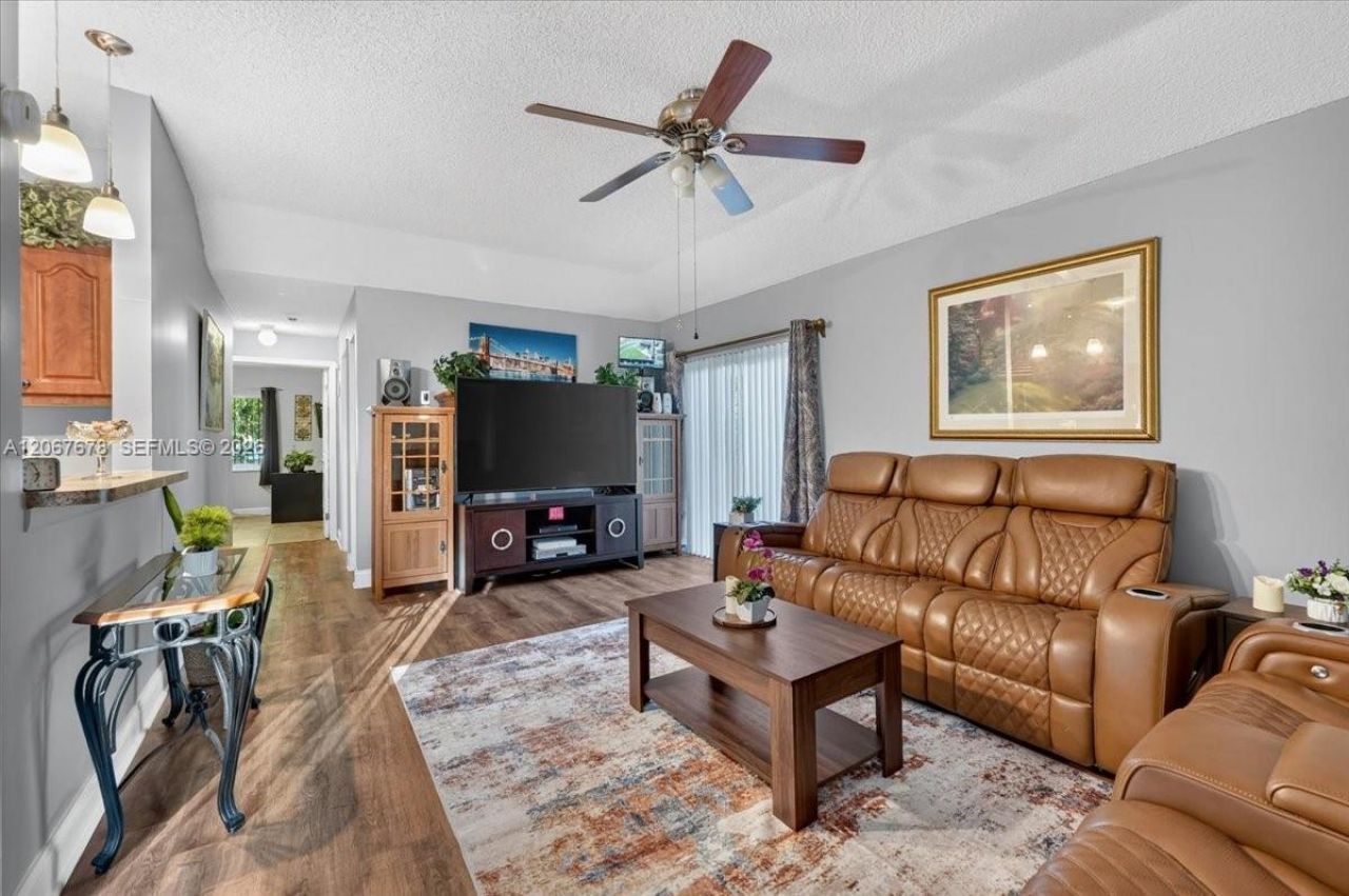 8601 SW 16th St, Pembroke Pines, FL 33025 Photo