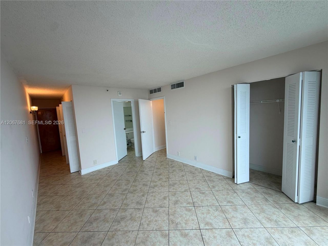 7601 E Treasure Dr , Unit 2007, North Bay Village, FL 33141 Photo