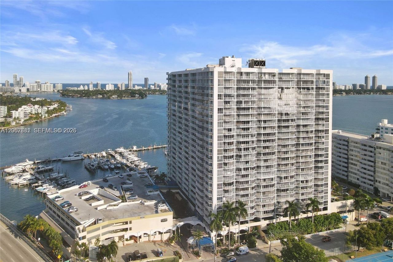7601 E Treasure Dr , Unit 2007, North Bay Village, FL 33141 Photo