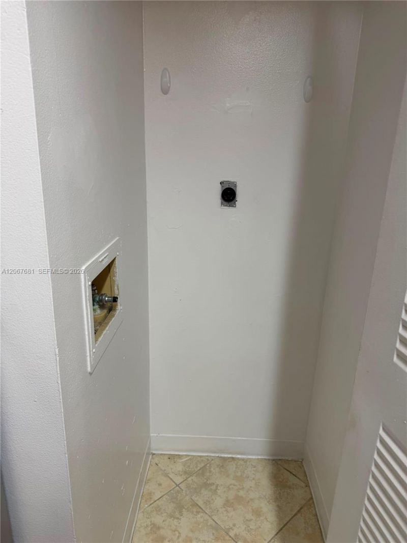 7601 E Treasure Dr , Unit 2007, North Bay Village, FL 33141 Photo