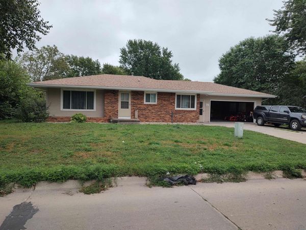 711 Geisinger, Storm Lake, IA 50588