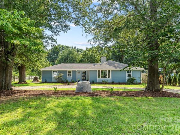 821 Dallas Spencer Mountain Road, Dallas, NC 28034