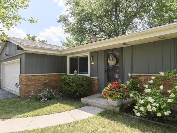3575 S Cottonwood ROAD, New Berlin, WI 53151