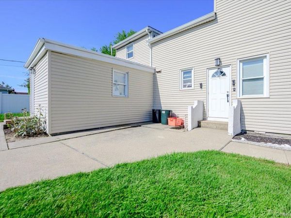 13 Truxton Road , Unit Upper, Island Park, NY 11558