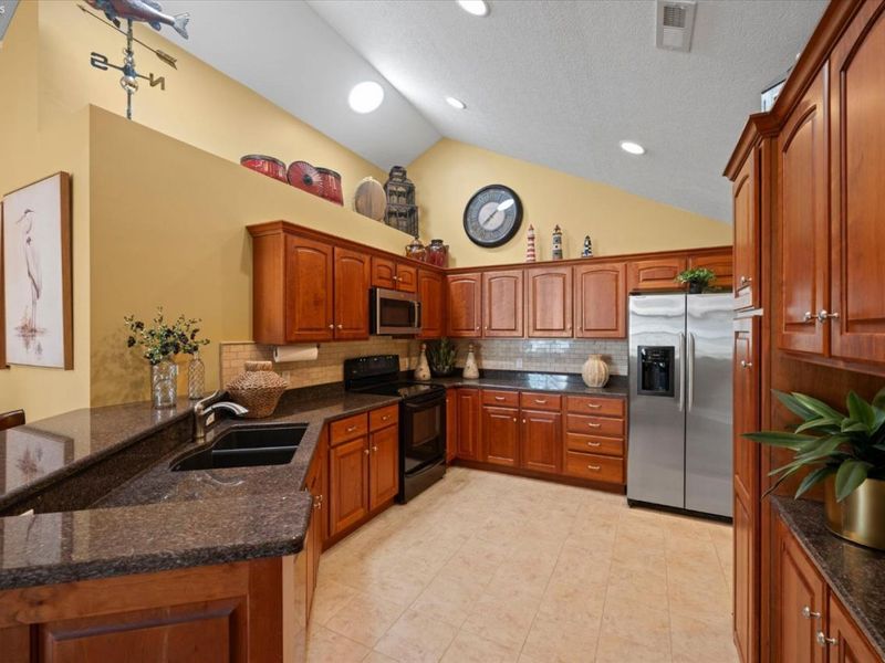 2749 N Canterbury, Unit D, Port Clinton, OH 43452 Photo 15