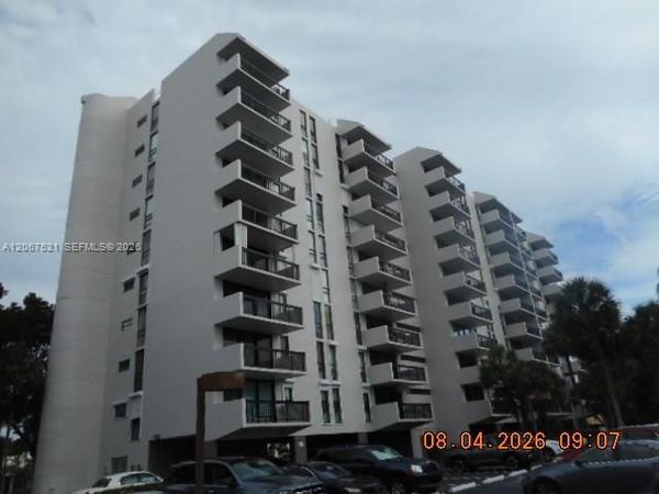 4800 Bayview Dr, Unit 802, Fort Lauderdale, FL 33308