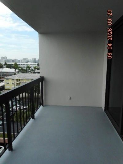 4800 Bayview Dr, Unit 802, Fort Lauderdale, FL 33308 Photo