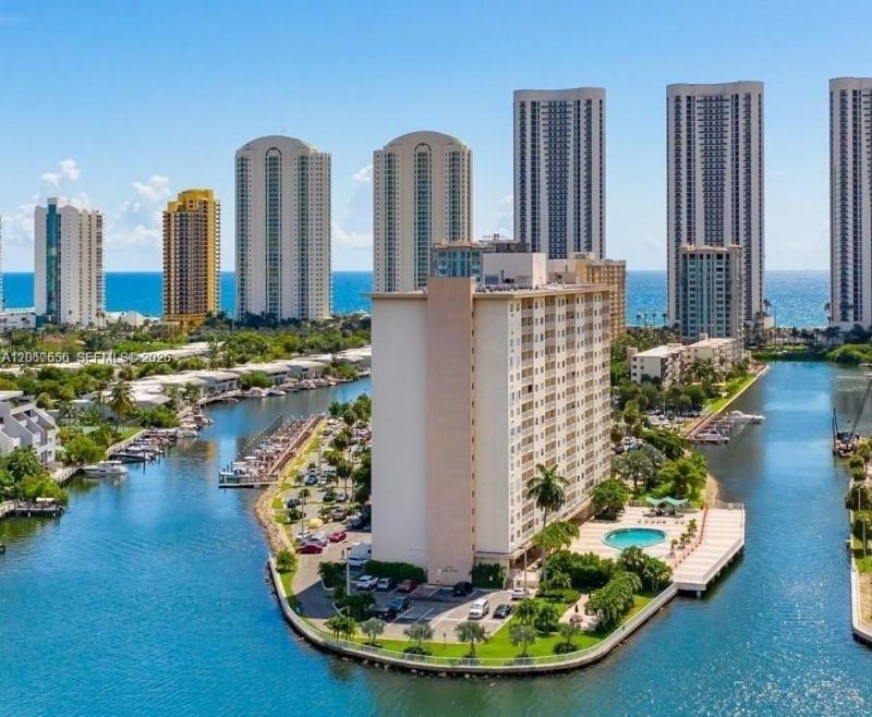 400 Kings Point Dr, Unit 714, Sunny Isles Beach, FL 33160 Main Photo