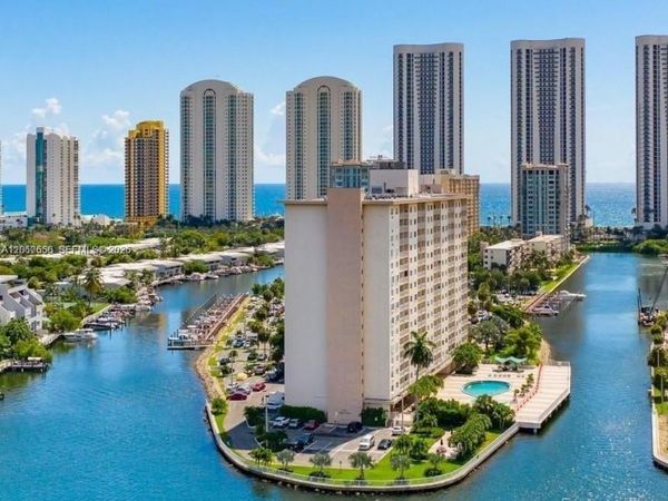 400 Kings Point Dr , Unit 714, Sunny Isles Beach, FL 33160