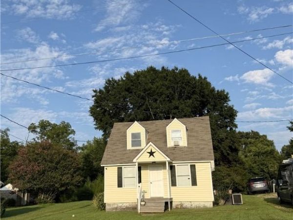 206 Germantown Road , Farmville, VA 23901