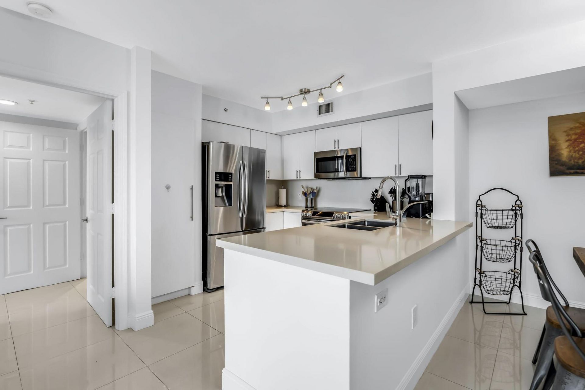 1155 Brickell Bay Drive, Unit 2509, Miami, FL 33131 Photo