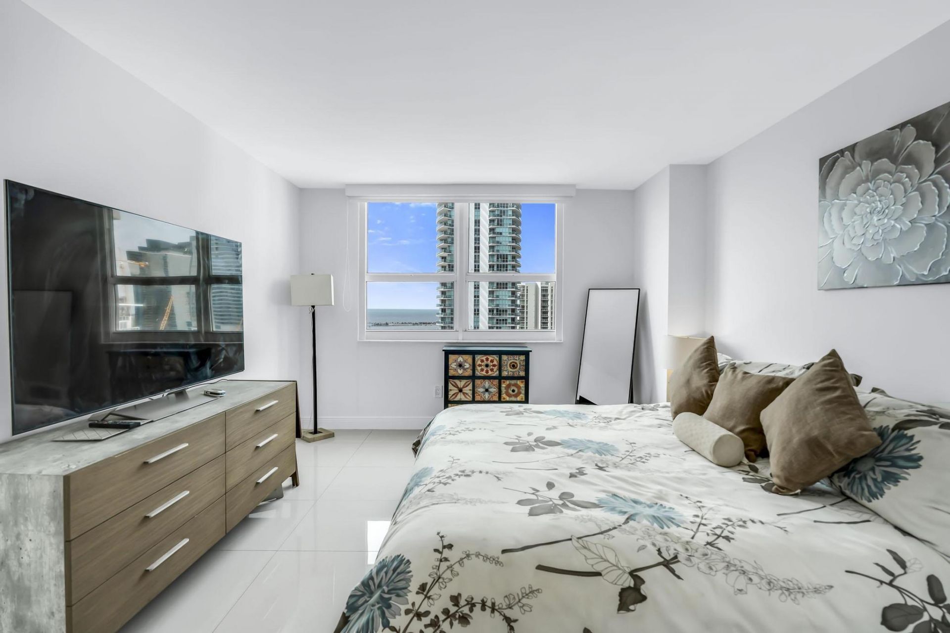 1155 Brickell Bay Drive, Unit 2509, Miami, FL 33131 Photo