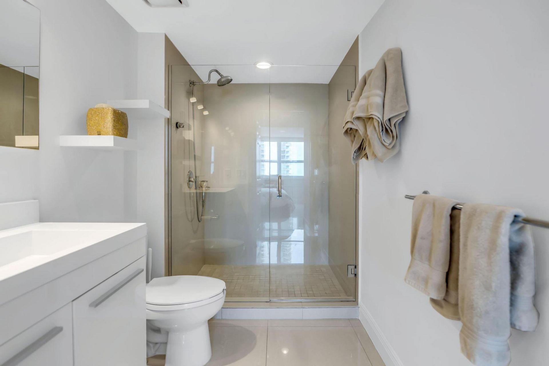 1155 Brickell Bay Drive, Unit 2509, Miami, FL 33131 Photo