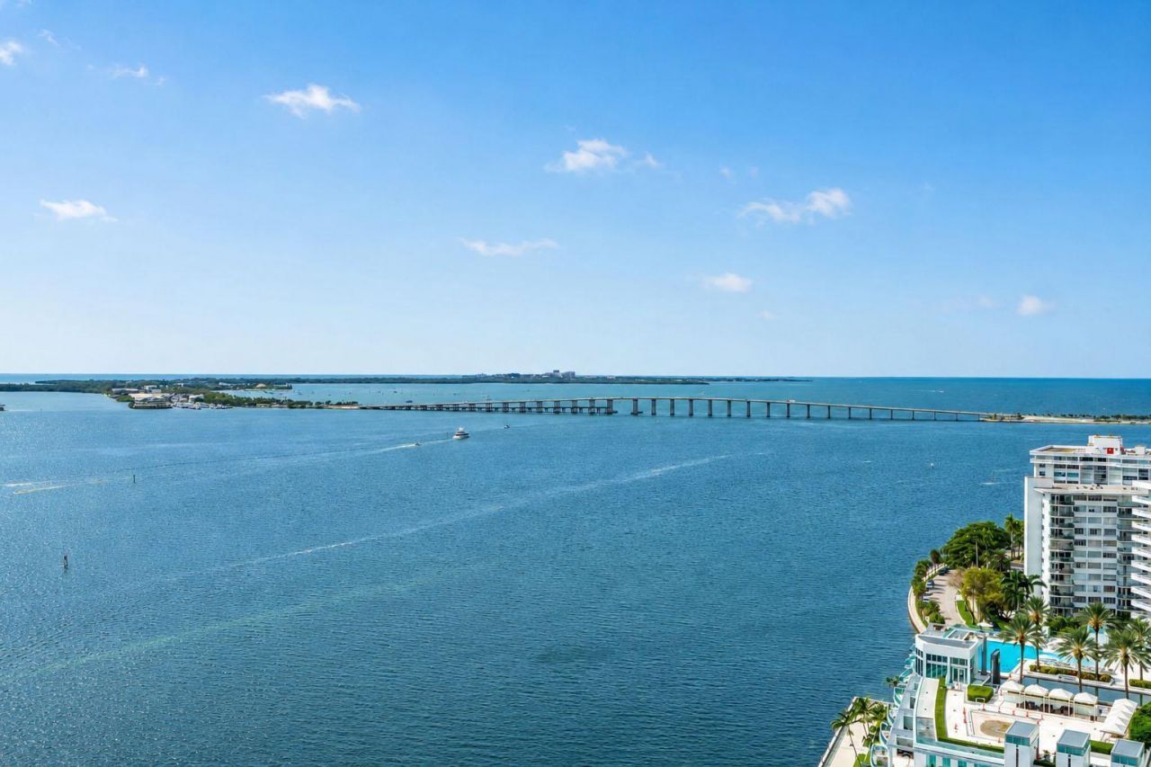 1155 Brickell Bay Drive, Unit 2509, Miami, FL 33131 Photo