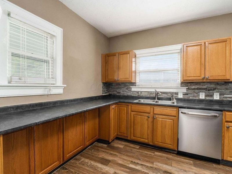 2339 Summit Street, Columbus, OH 43202 Photo 22