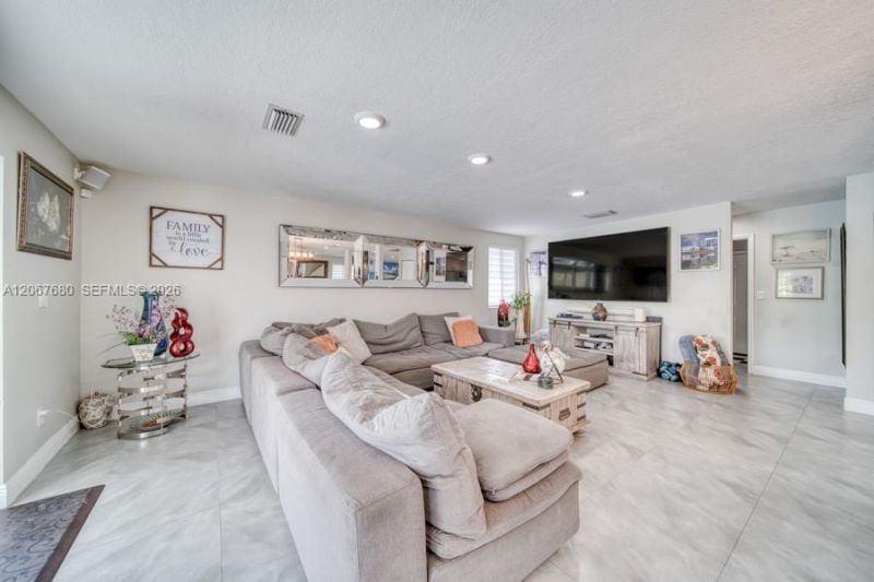 8611 SW 207th Ter, Cutler Bay, FL 33189 Photo