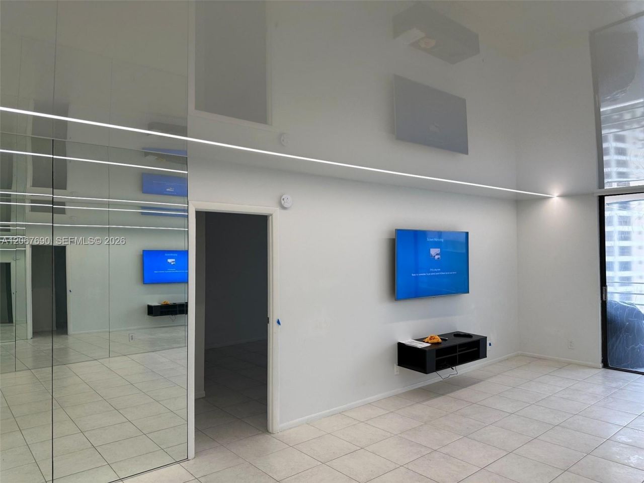 600 Three Islands Blvd , Unit 1113, Hallandale Beach, FL 33009 Photo