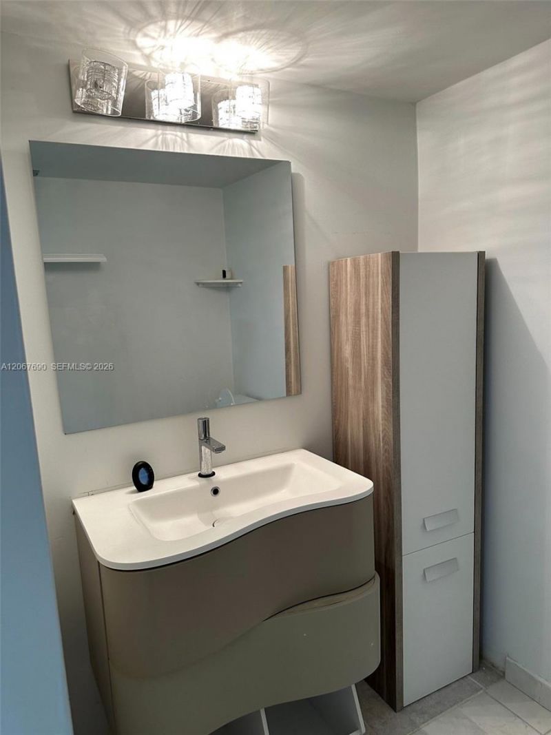 600 Three Islands Blvd , Unit 1113, Hallandale Beach, FL 33009 Photo