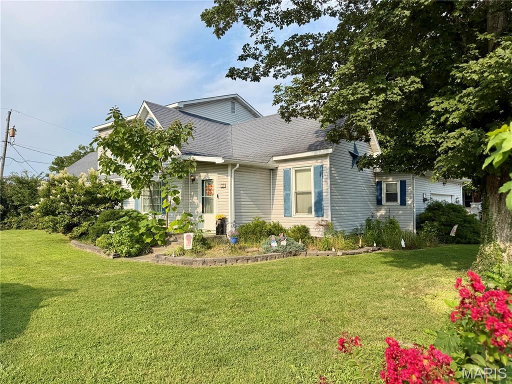 200 E Boone Street, Salem, IL 62881 Main Photo