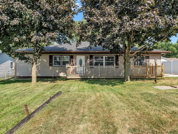 119 E 5th Street , Coal Valley, IL 61240