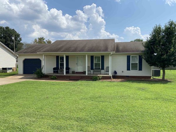 315 Washington Dr W, Muscle Shoals, AL 35661