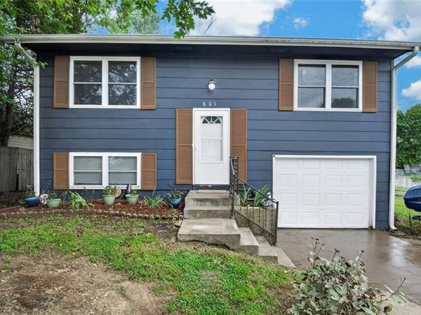 601 SE 23rd Street, Topeka, KS 66605
