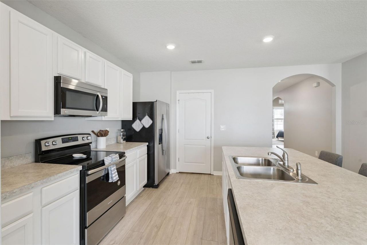 1869 Sunset Ridge Drive, Mascotte, FL 34753 Photo