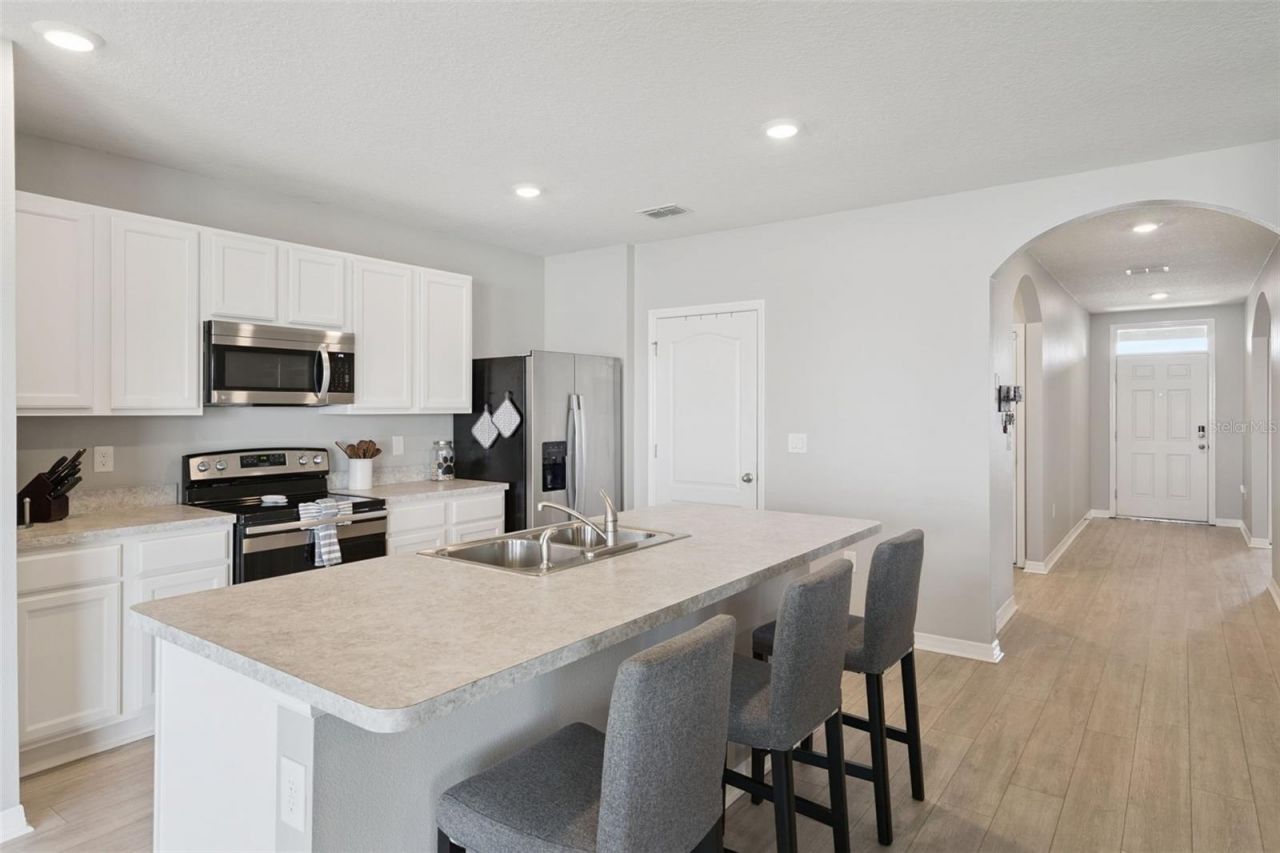 1869 Sunset Ridge Drive, Mascotte, FL 34753 Photo