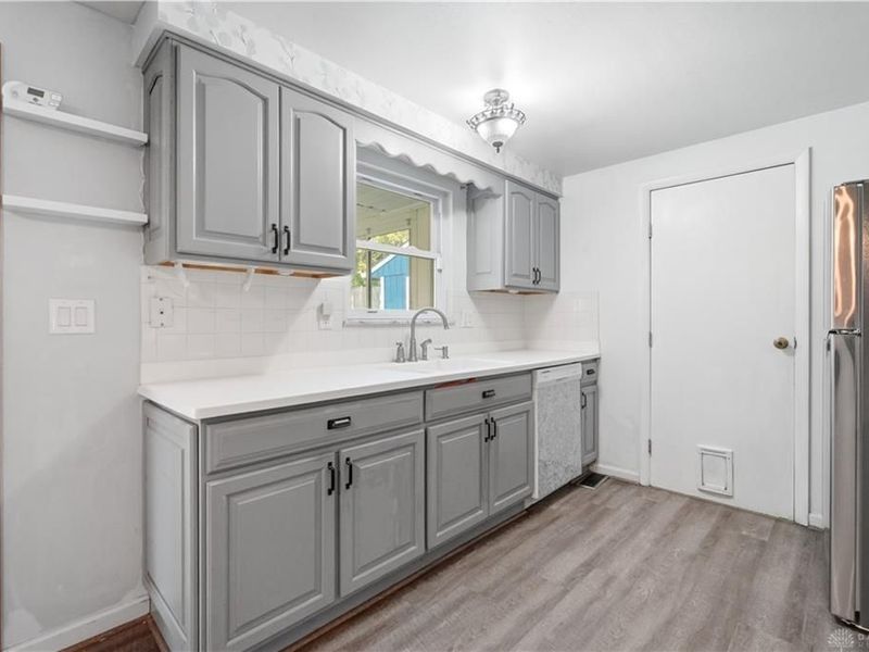 7315 Colegrove Drive, Huber Heights, OH 45424 Photo 18