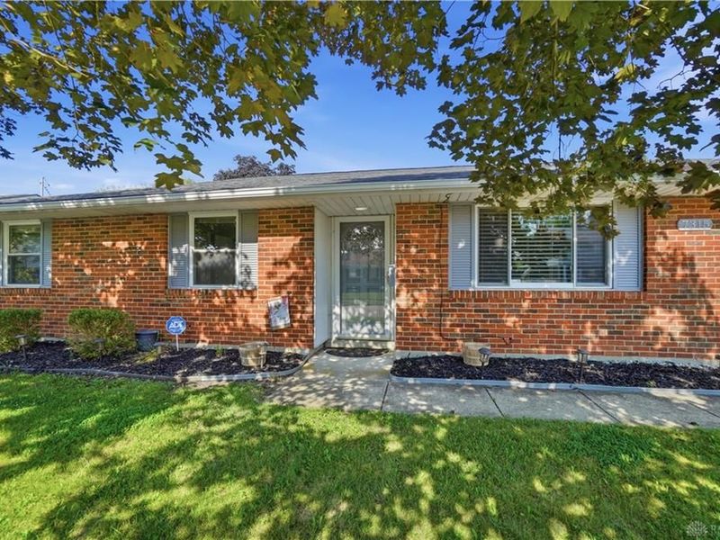 7315 Colegrove Drive, Huber Heights, OH 45424 Photo 2