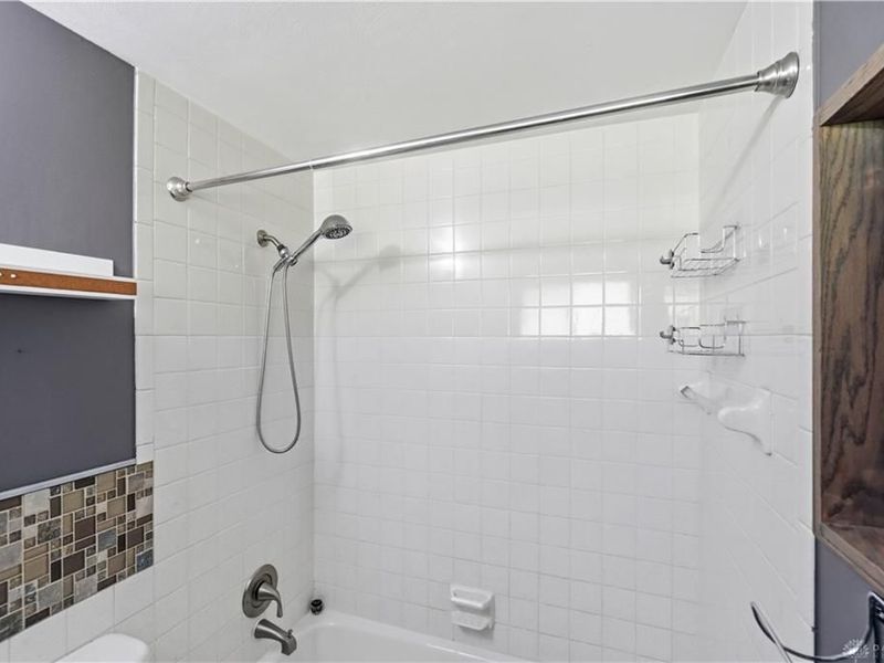 7315 Colegrove Drive, Huber Heights, OH 45424 Photo 33