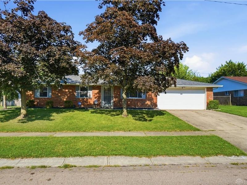 7315 Colegrove Drive, Huber Heights, OH 45424 Photo 4