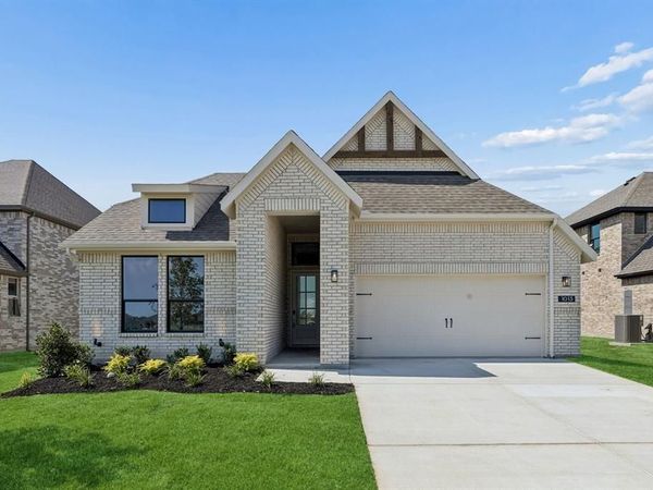 1013 Goldenrod Drive, Justin, TX 76247