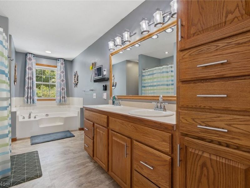 1718 Cornerstone Street SW, Hartville, OH 44632 Photo 19