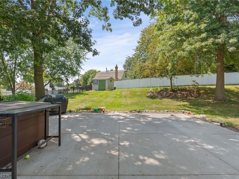 1718 Cornerstone Street SW, Hartville, OH 44632 Photo 32
