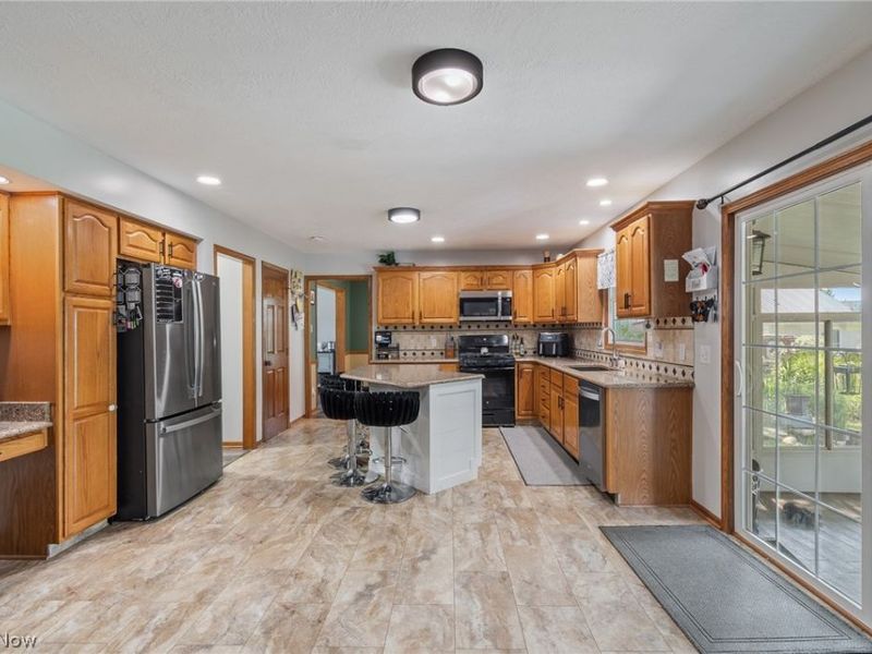 1718 Cornerstone Street SW, Hartville, OH 44632 Photo 6
