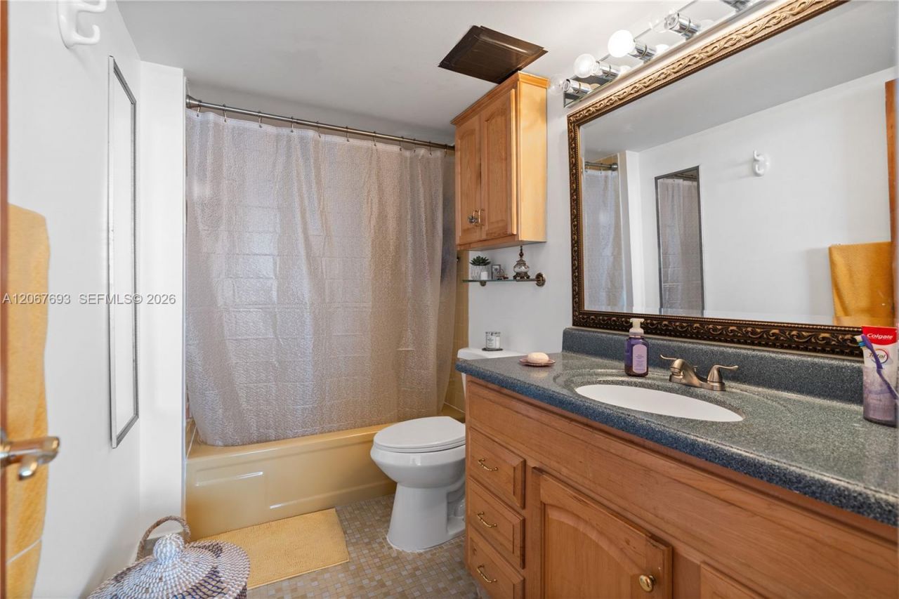 100 Golden Isles Dr , Unit 1109, Hallandale Beach, FL 33009 Photo