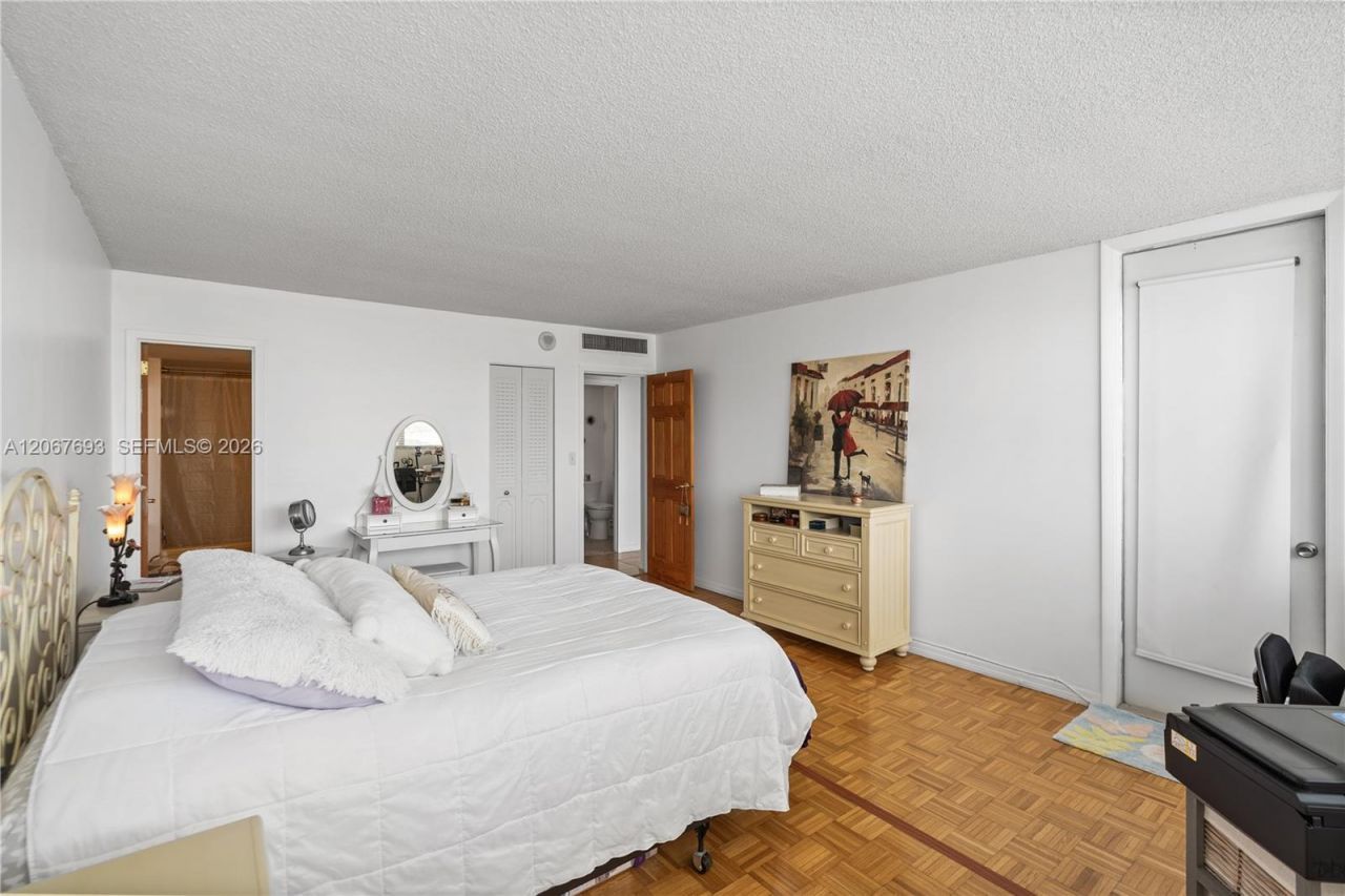 100 Golden Isles Dr , Unit 1109, Hallandale Beach, FL 33009 Photo