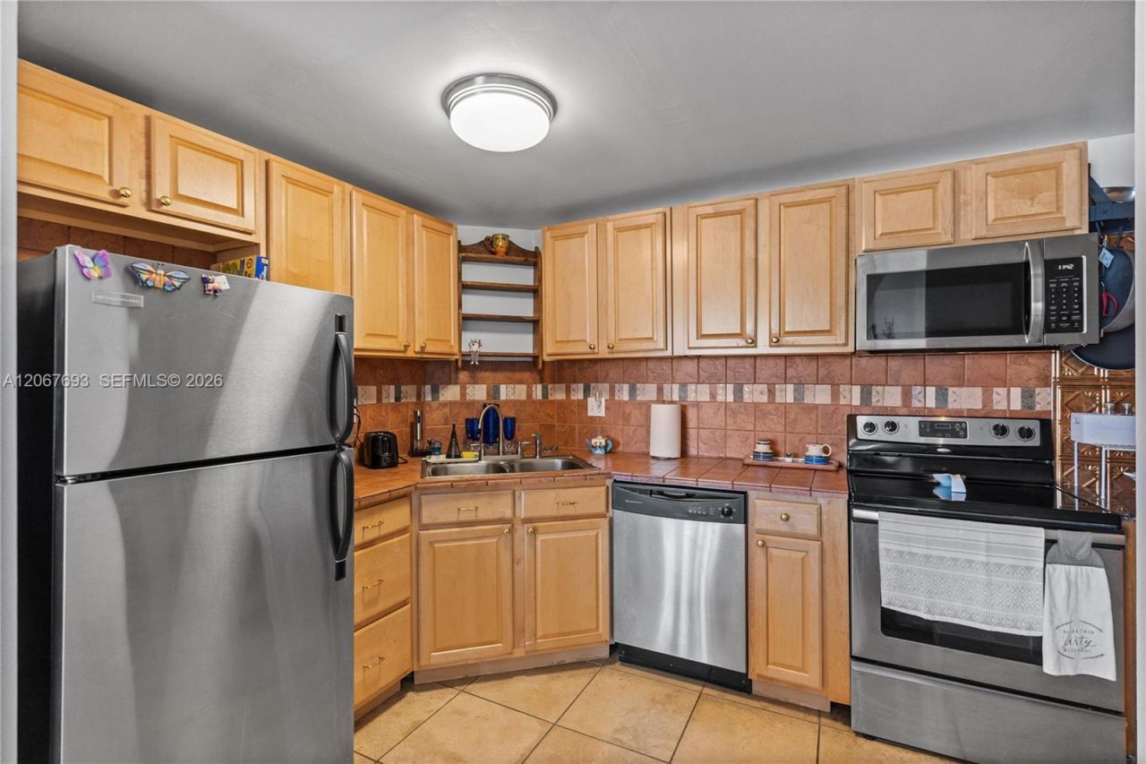 100 Golden Isles Dr , Unit 1109, Hallandale Beach, FL 33009 Photo