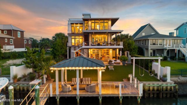 20 Pelican Drive, Wrightsville Beach, NC 28480 Main Photo